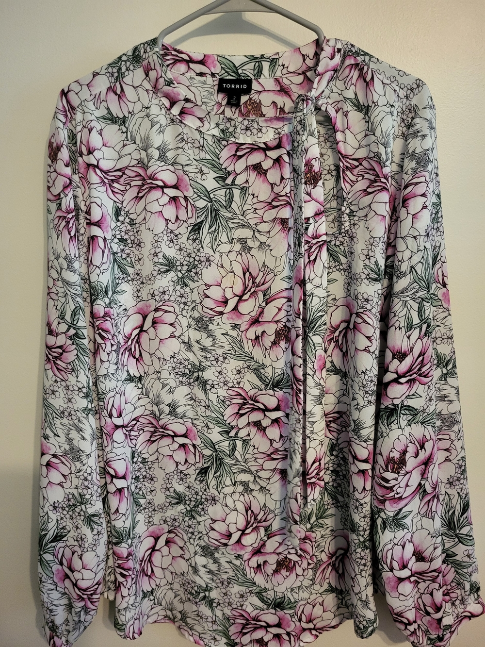 Torrid 2x Pink Floral Tie-Neck Blouse